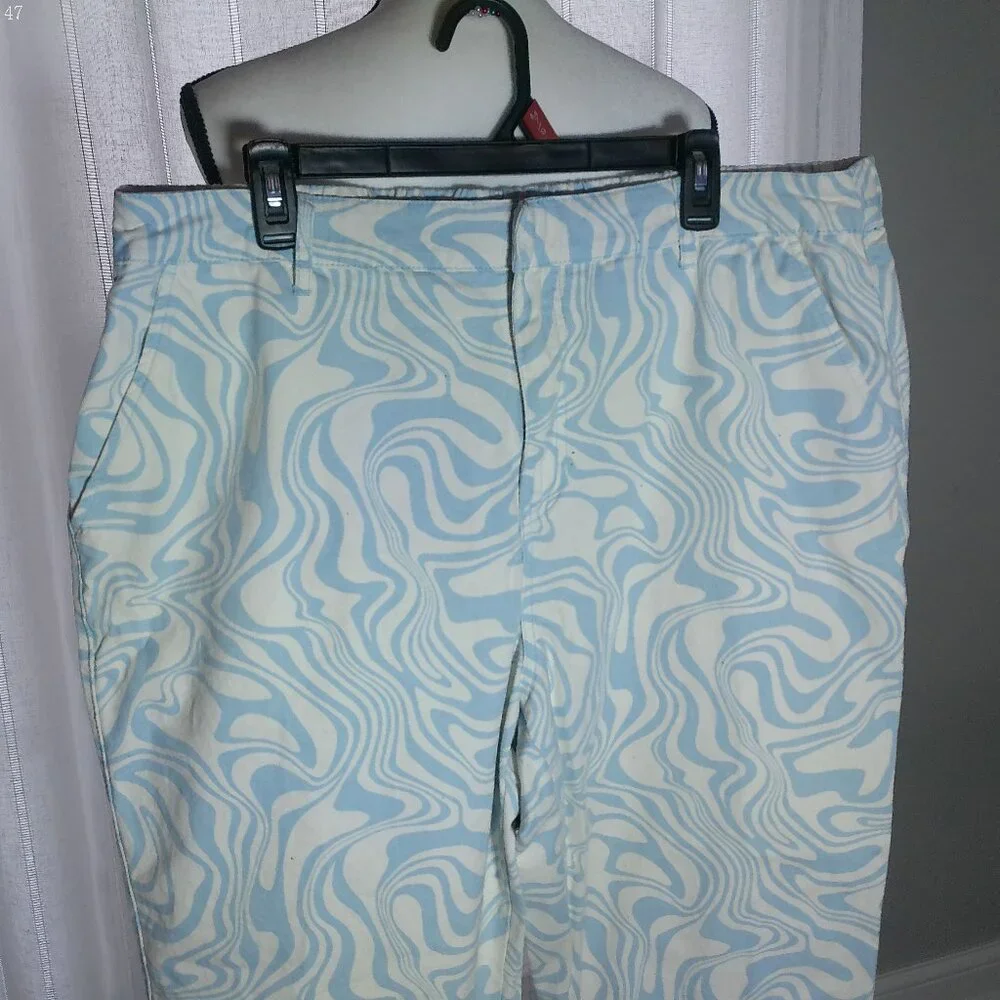 FOREVER 21+ Button & Zip Elastic Waist White w/Light Blue Swirl Design Pants 1XL - Picture 2 of 13
